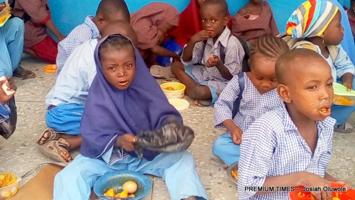 FG to spend N999m daily to feed 9,990,862 school pupils