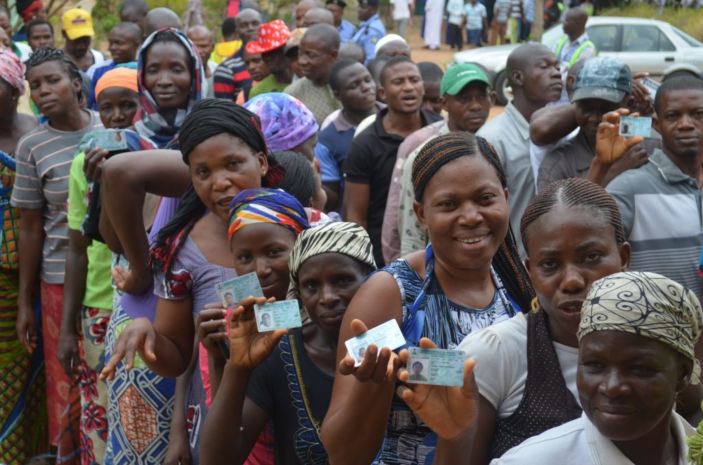 2023. Voters-on-queue