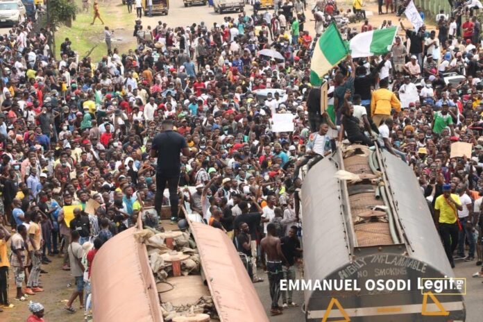 #EndSARS protesters