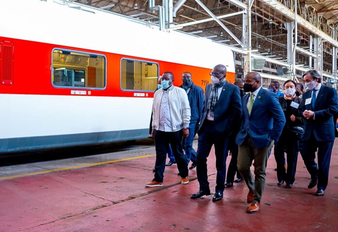 Lagos acquires two trains for red line rail project