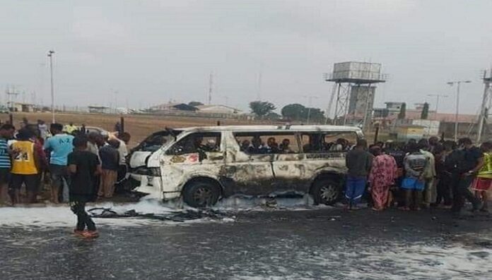 Pregnant woman, eight others roasted alive in auto crash in Kwara