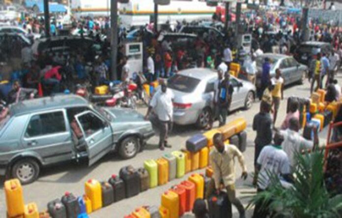 Naira-fuel-crises. Fuel-queue