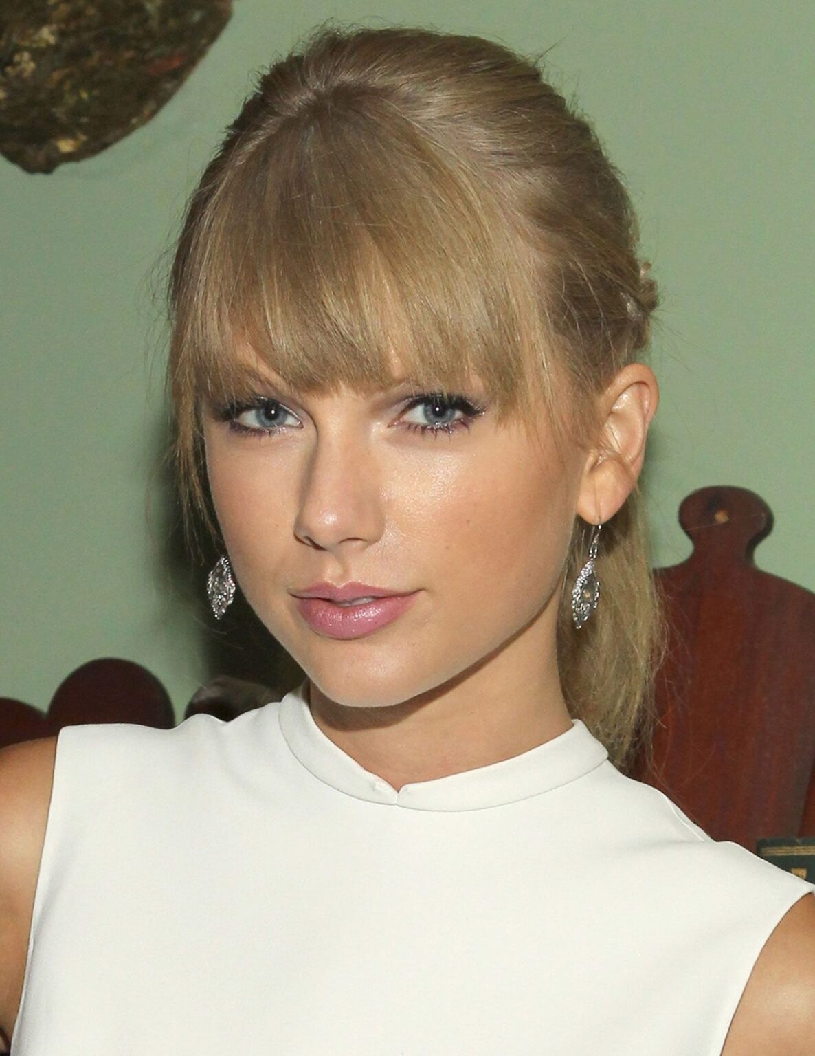 Taylor Swifts Midnights Sells One Million Copies In First 3 Days Theniche
