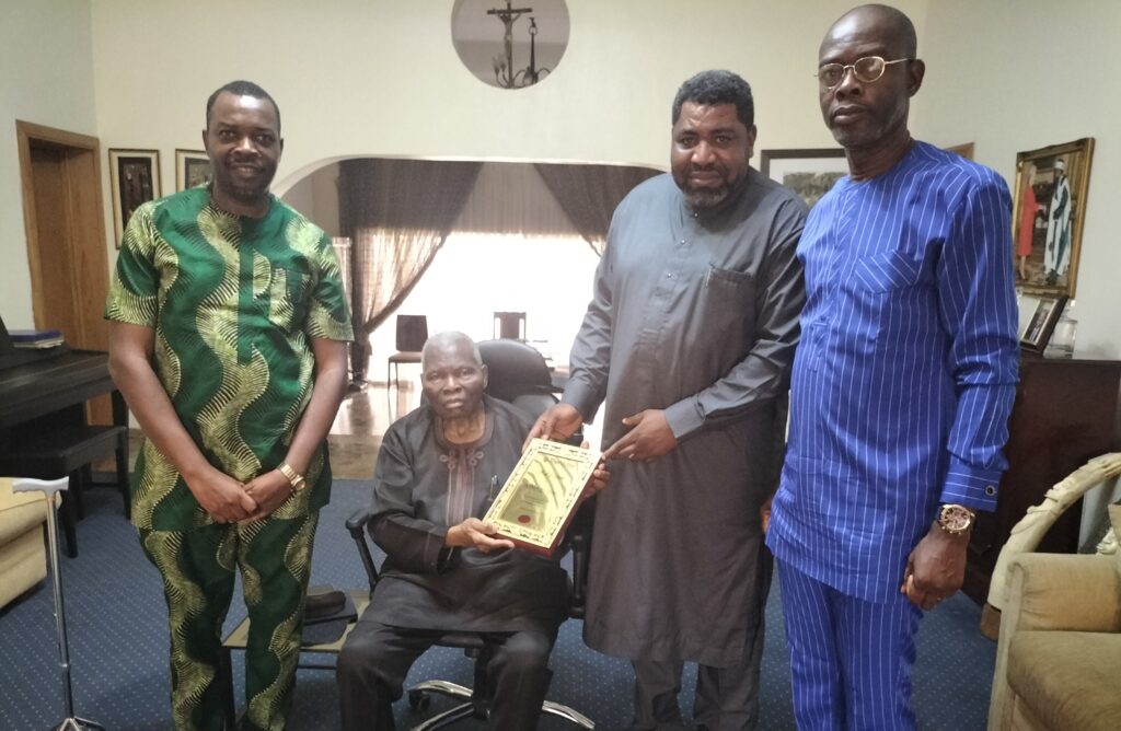 TheNiche visits Dr. Christopher Kolade, presents 'Hall of Fame' plaque 