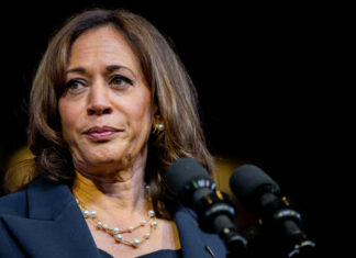 Bill and Hillary Clinton endorse Kamala Harris