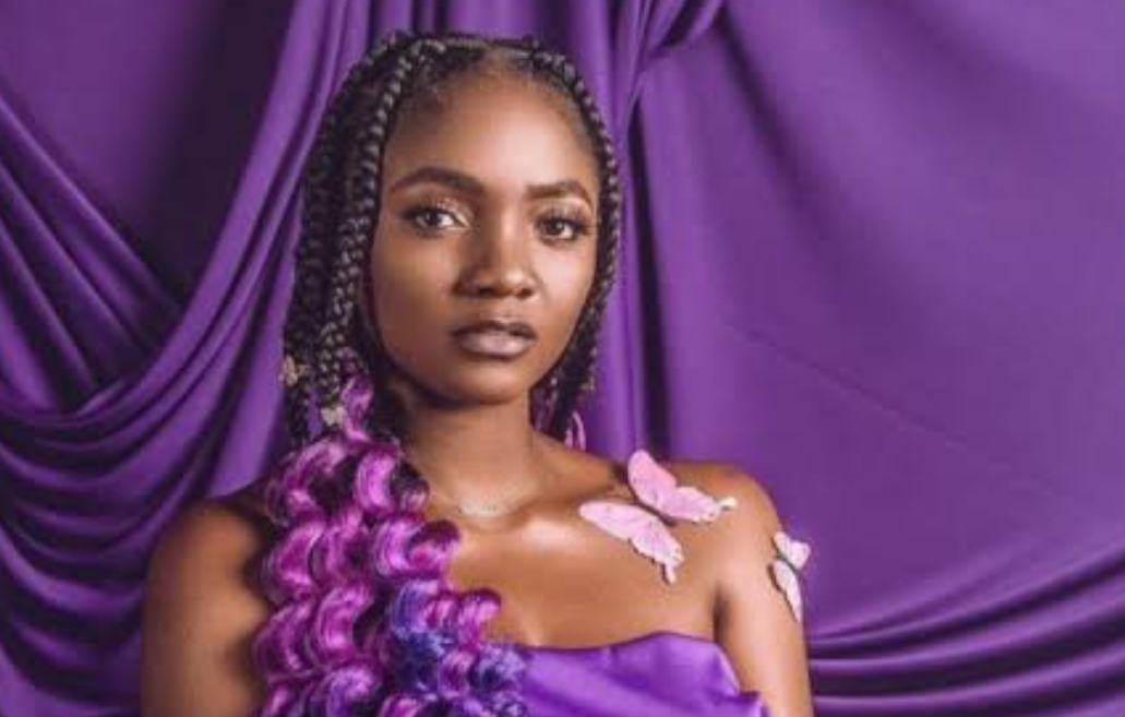 Singer Simi Laments Says Nigeria Breaks Her Heart Everyday Theniche