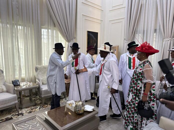 Goodluck Jonathan receives Douye Diri and PDP campaign team