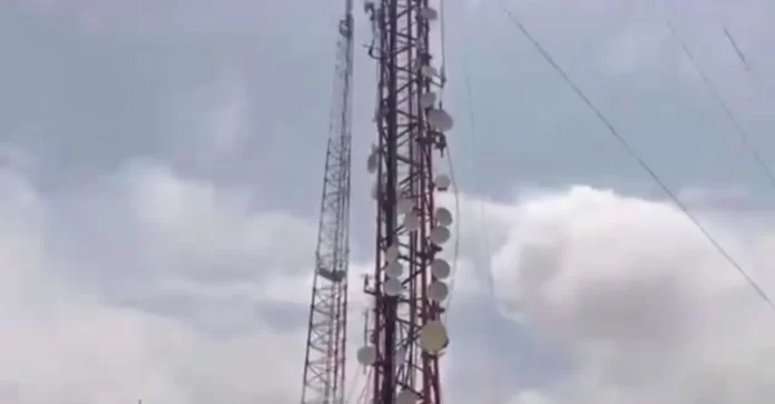 Man-climbs-broadcast-mast-in-Abuja