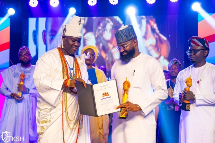 Ooni-lauds. NASENI-picture