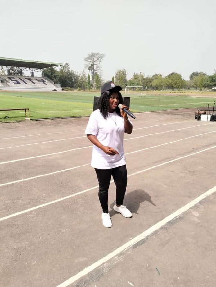 TheNiche-young. Rhoda-on-the-field