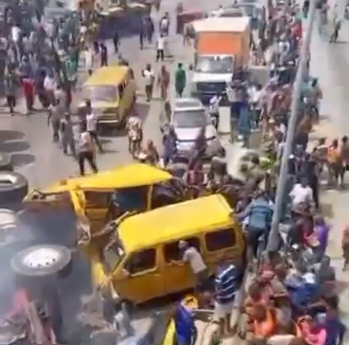 Accident on Apapa-Oshodi Expressway