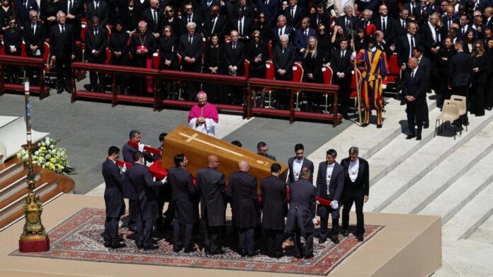 250,000 at Vatican; Pope Francis driven through Rome