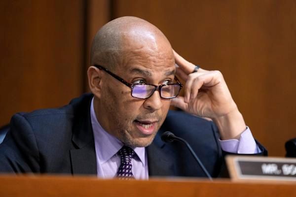 U.S. Senator’s anti-Trump speech tops 22 hours, third longest in history