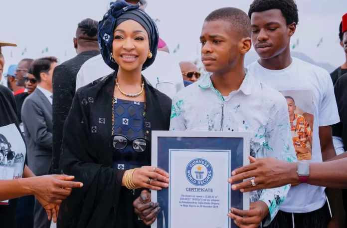 Autistic 15-yr-old Kanyeyachukwu clinches Guinness World Record for largest art canvas, minister pledges support