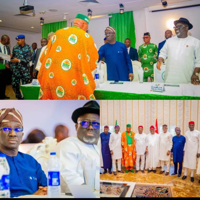 Okpebholo and others receiving Akwa Ibom governor into APC