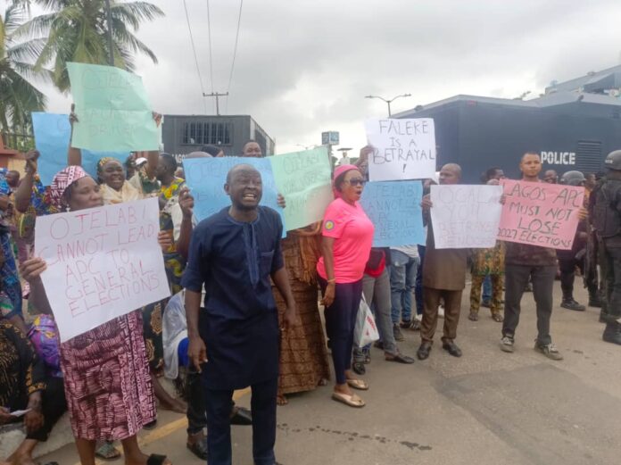 PROTEST-APC