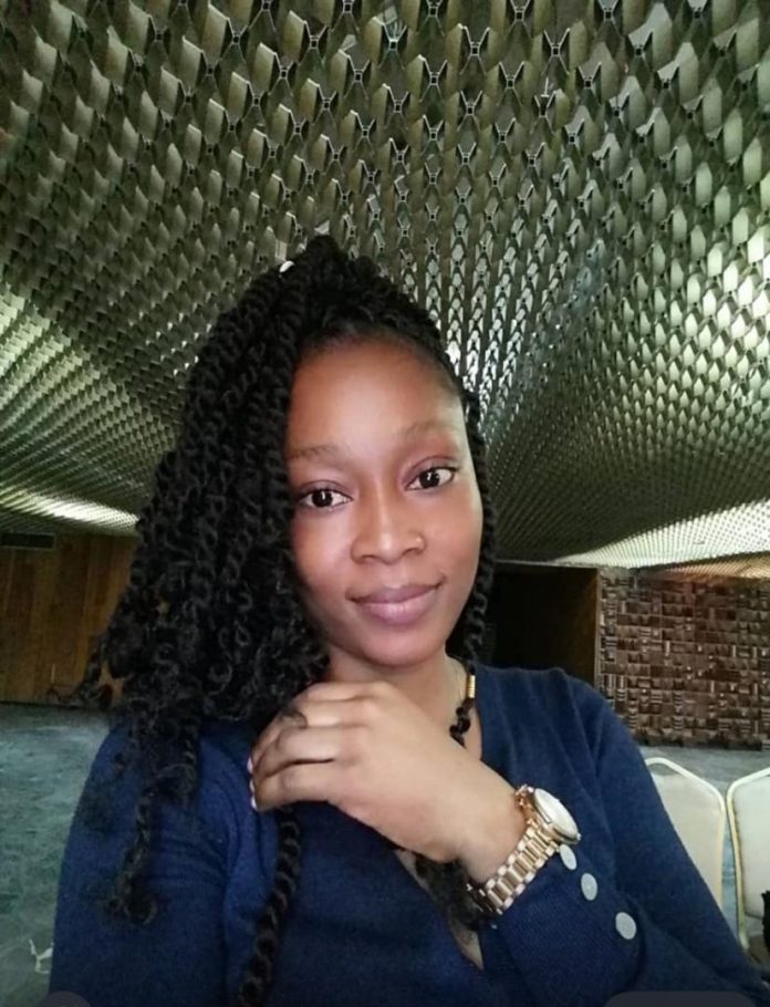 TheNiche-young. Vanessa-CEO-Visual-Masterpiece